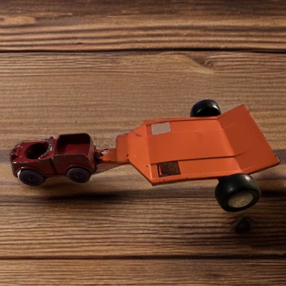 Vintage 1967 Tootsie Toy Red Die Cast Metal Toy Truck - Picture 4 of 4